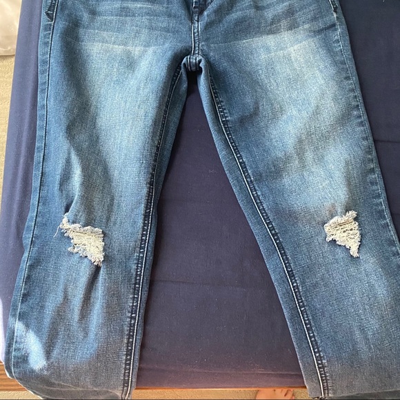 Kensie knee ripped mid rise blue jeans tight fit - Picture 7 of 9